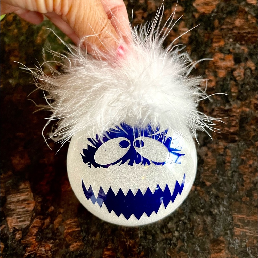 handmade christmas ornament. GREAT GIFT FOR SOMEONE